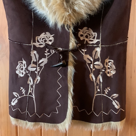 Hopeless Romantic vest - Picture 3 of 6